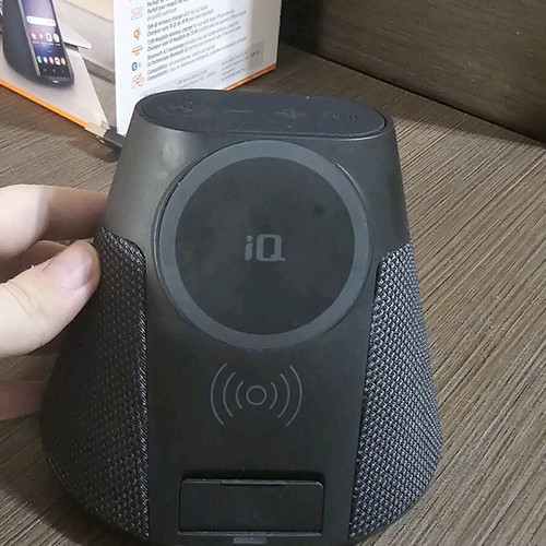 IQ Wave Home Speaker like new, portable Bluetooth