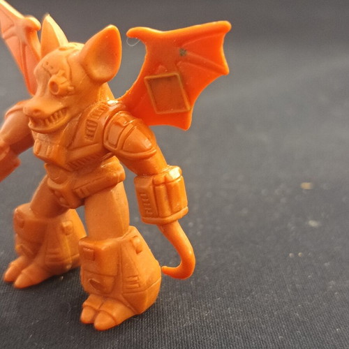 Teratomachos Battle Beast orange bat figure used with hand issue