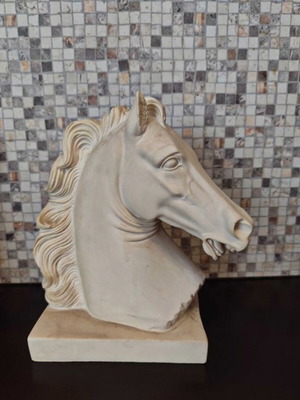 Horse statue used, plaster, 20 cm height