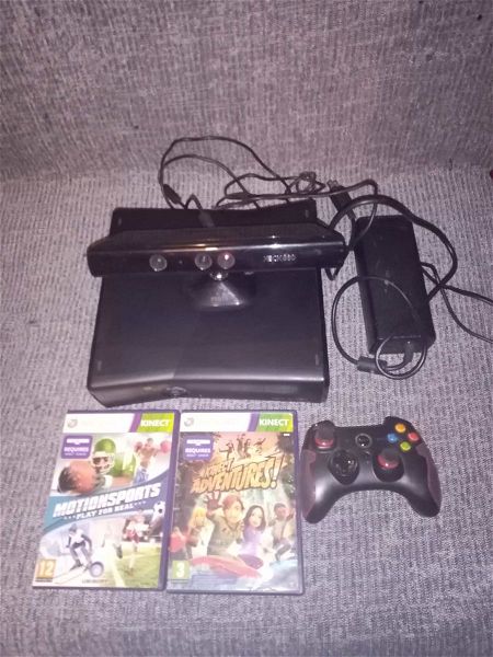  Xbox 360 + Kinect + Controller + 2 Games