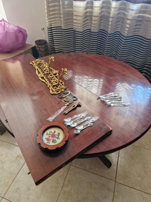 Ροτόντα τραπέζι μεταχειρισμένο από μασίφ ξύλο κλασικό