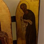 Βυζαντινή Χειροποίητη Αγιογραφία, η Παναγία με το Χριστό, ο Άγιος Ιωάννης ο Θεολόγος κ ο Άγιος Ιωσήφ ο από Αριμαθαία, τρίπτυχο, αυγοτέμπερα σε παλιό ξύλο με μουσαμά, με φύλλο χρυσού , πεπαλαιωμένη