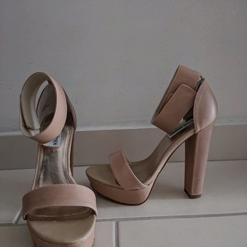 Steve Madden beige sandals like new, 13 cm heel