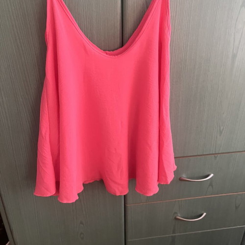 Pink blouse like new, comfortable fit, size small