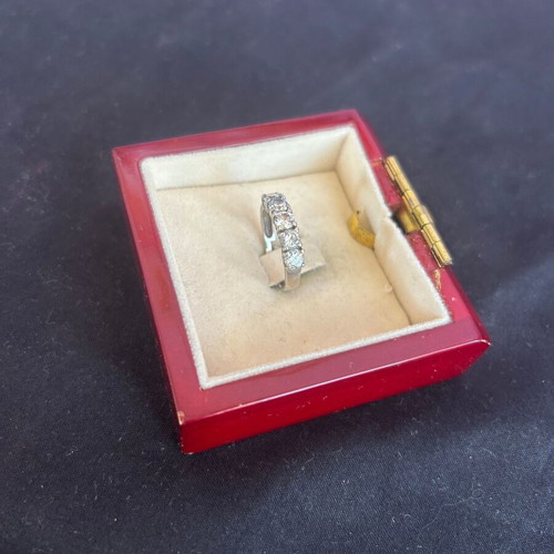 Silver ring with white stones like new