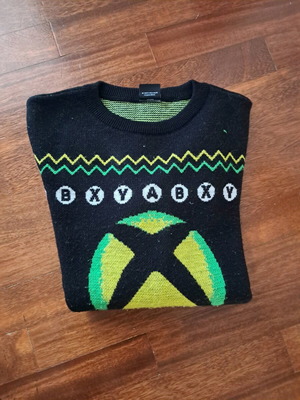 Xbox kids sweater 14 years like new, black and green