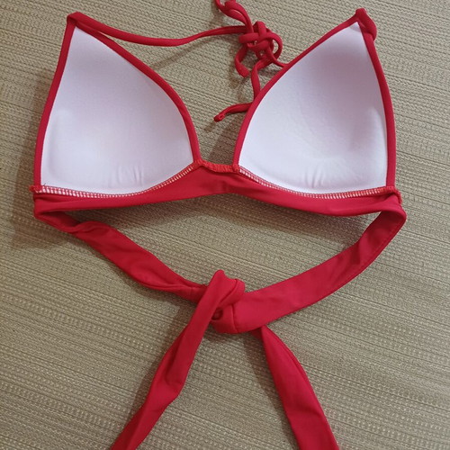 Red bikini top like new, size Small