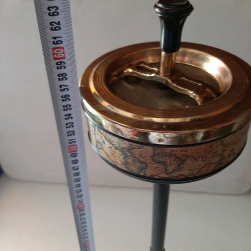 Floor ashtray from the 60s like new with world map design