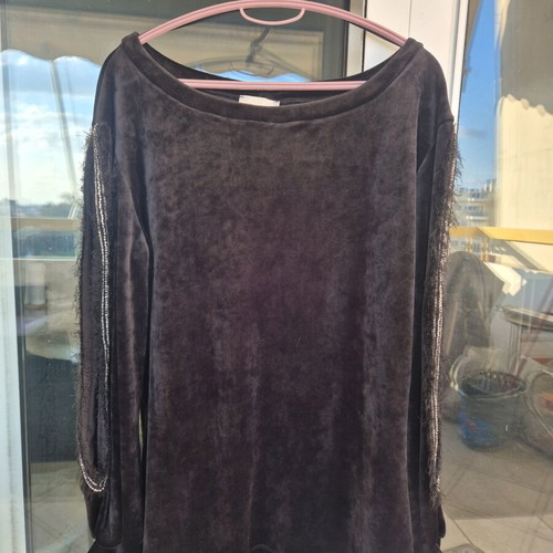 Velour blouse new, black with arm openings