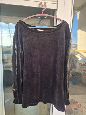 Velour blouse new, black with arm openings