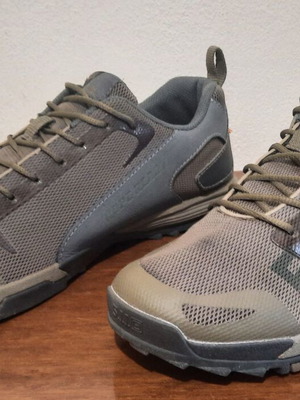 5.11 Men's Recon Trainer athletic shoes like new, size 42