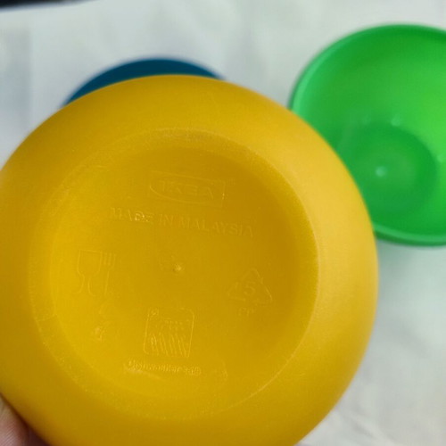 Set of 3 plastic bowls used