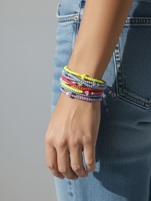Handmade wrist komboskinias like new, pack of 8, modern colors