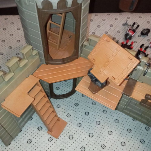 Vintage Playmobil 3888 Castle Defenders set like new