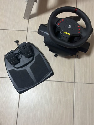 Racing wheel with pedals and manual gears for PC, like new