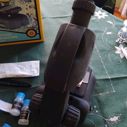 Bresser National Geographic Microscope used with accessories and box