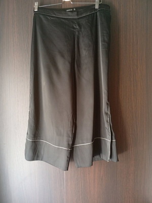 Stradivarius women's satin pants size L like new, black