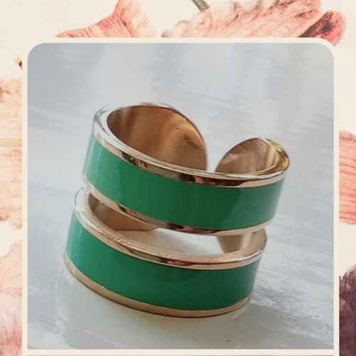 Loisir Fashion Link ring rose gold with green enamel, like new