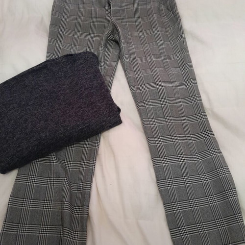 Pants like new, size M, gift blouse included