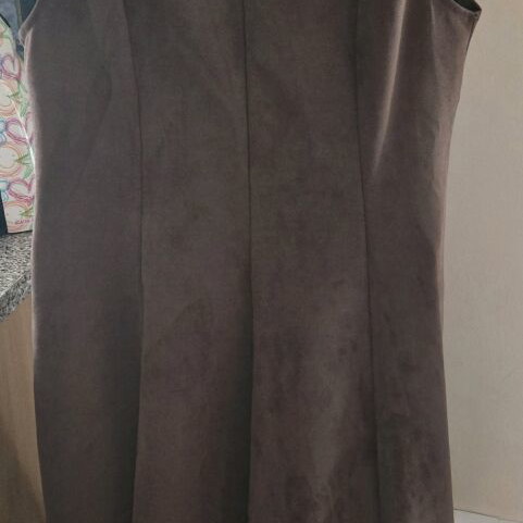 Sleeveless Alcantara Dress with Brooch new brown