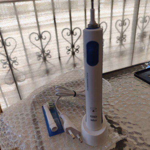 Ηλεκτρική οδοντόβουρτσα Oral-B Braun Professional Care με φορτιστή και ανταλλακτική κεφαλή
