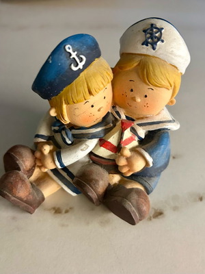 Nautakia decorative clay figurines like new