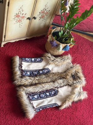 Pepe Jeans Boho Vest like new, medium, beige with fur lining