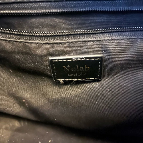 Τσάντα ώμου Nolah μαύρη σαν καινούργιο με χρυσές λεπτομέρειες