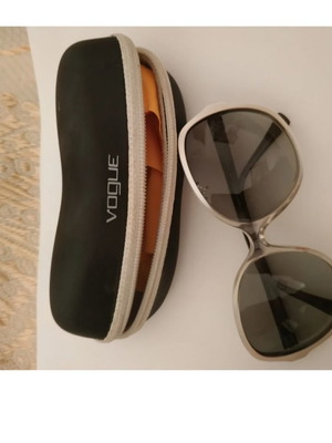 Γυαλιά Vogue λευκά μεταχειρισμένα