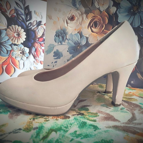 Marco Tozzi pumps used, beige ecru, 8 cm heel