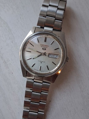 Seiko automatic wristwatch with original domed crystal, grey silver