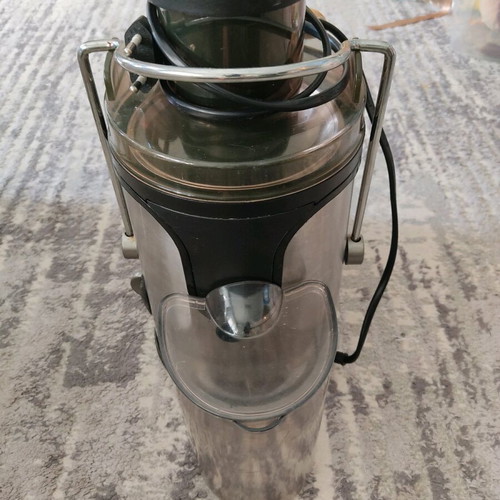 MÜHLER juicer used, 600 W