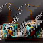  ΚΑΙΝΟΥΡΓΙΑ σκουλαρίκια 5 x 2,2cm. ΜΙνιμαλ, φουτουριστική πολύχρωμη γυναικεία μορφή σε τυρκουαζ φόντο