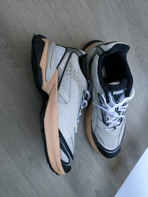 Puma Velophasis ανδρικά αθλητικά παπούτσια καινούργια, λευκά και μπεζ