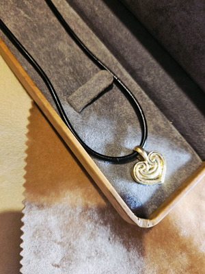 Zolotas Necklace 750 18K New With Rubber Strap
