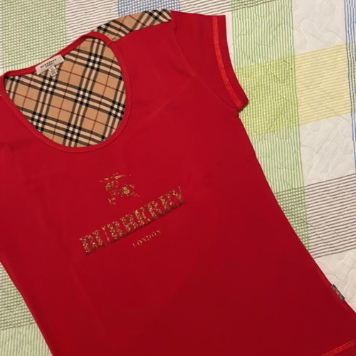 Burberry women's short-sleeve T-shirt new, red, size Large