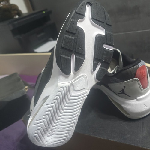 Nike Jordan Air 200E sneakers, black university red, size 42.5