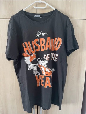 Flintstones T shirt Large black like new, unworn