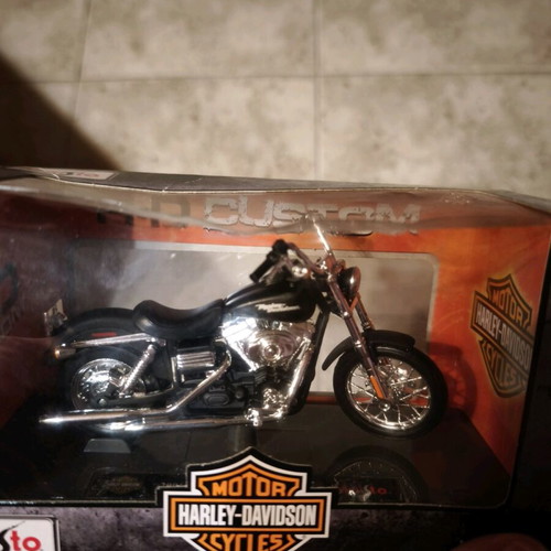 Maisto Harley Davidson motorcycle 2012 new