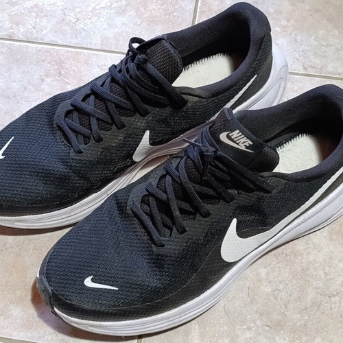 Nike Revolution 8 παπούτσια για τρέξιμο μεταχειρισμένα, νούμερο 48.5