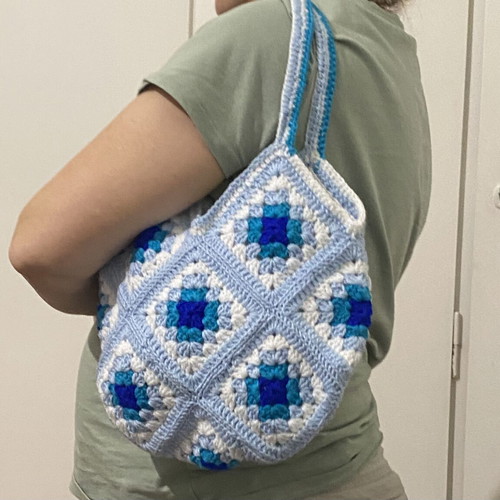 Shoulder bag new, crocheted white and turquoise