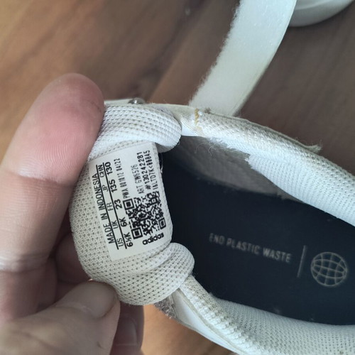 Παιδικά παπούτσια Adidas νούμερο 23 άσπρα σαν καινούργια