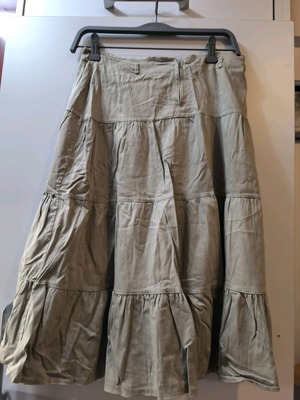 Midi skirt with ruffles used, khaki