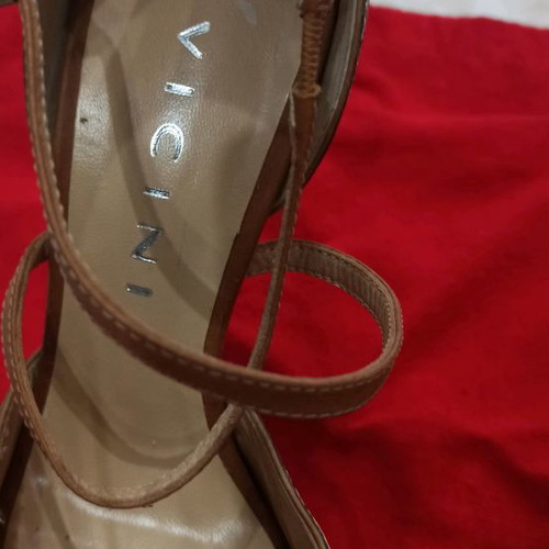 Vicini leather heels beige new, size 38