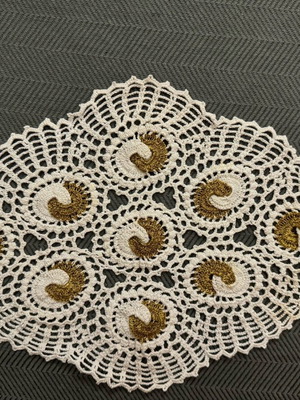Crocheted doilies set like new, handmade vintage 80's