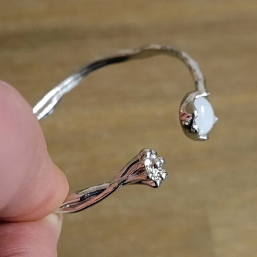 Women's adjustable stainless steel bracelet new