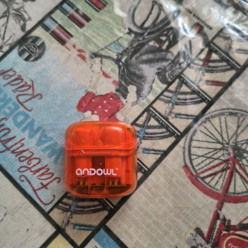 Andowl Q-BQS21 In-ear Bluetooth handsfree like new, red