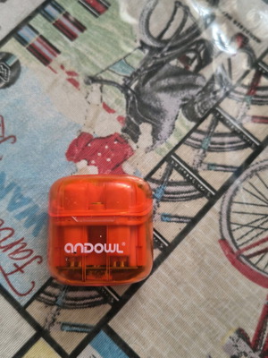 Andowl Q-BQS21 In-ear Bluetooth handsfree like new, red