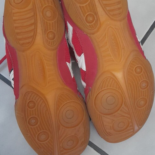 Asics wrestling shoes used, worn but durable