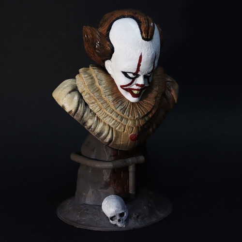 Pennywise figure new, 25 cm, painted and spray finished